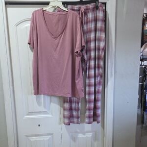 Eddie Bauer Mauve and Plaid Women's Pajama Set 48 Waist Length 28